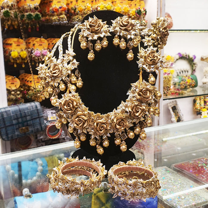 Gold Gota Chokar Jewellery Set