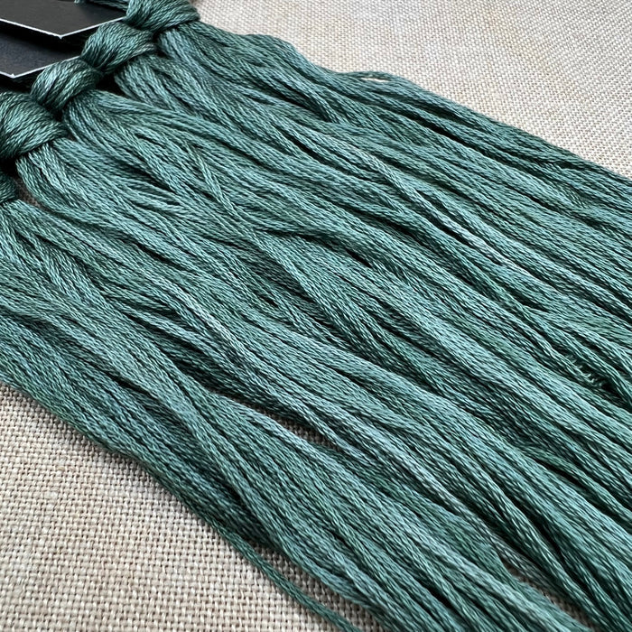 Roxy Floss Collection 8yd Teal or No Teal