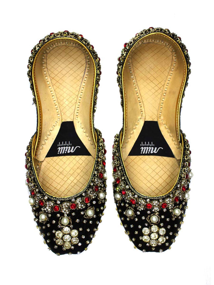 Black Velvet khussa