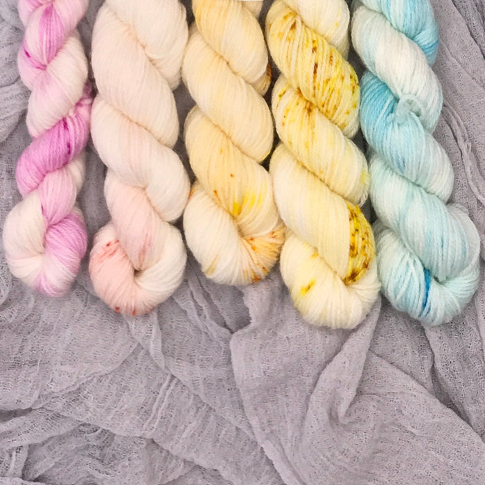 Brighten Up Cowl by Paper Daisy Creations (Lisa Ross) - KIT