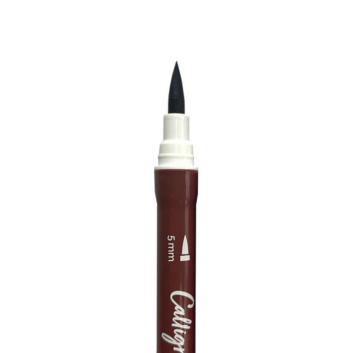 Close up of brush tip from brown OOLY Calligraphy Duo Double-Ended Markers