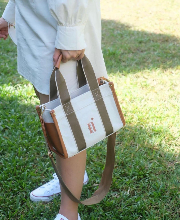 Classic Messenger Bag - Travellers Hat Boutique