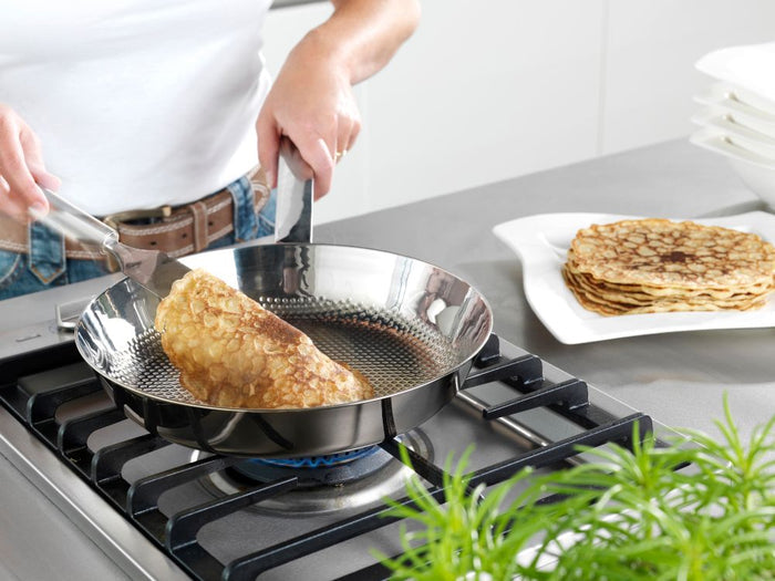 Conical Deluxe koekenpan met pannenkoek