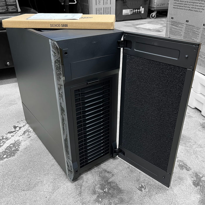 Cooler Master Silencio S600 ATX Mid (dented below)