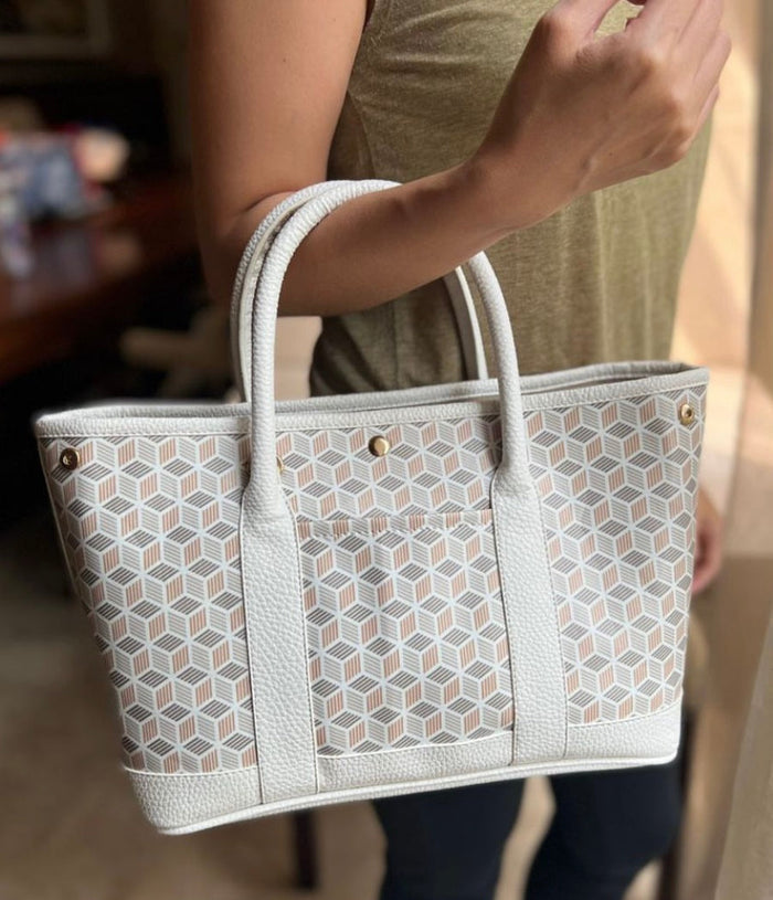 Custom Garden Tote Travellers Hat Boutique