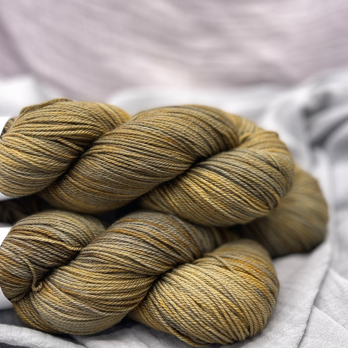 Dragonfly in Amber - Tonal