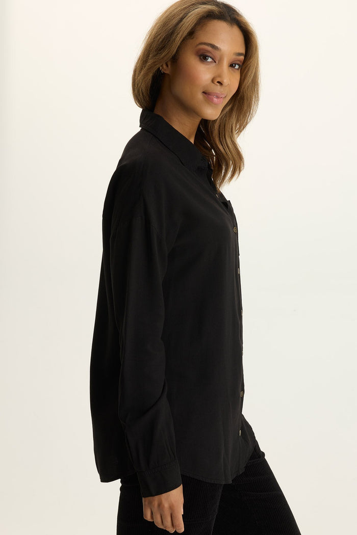 Wearables Dusten Lightweight Oversize Button-Up