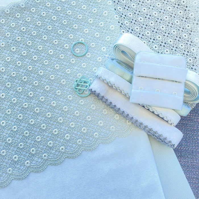 Going on a Picnic Lace Bra Kit