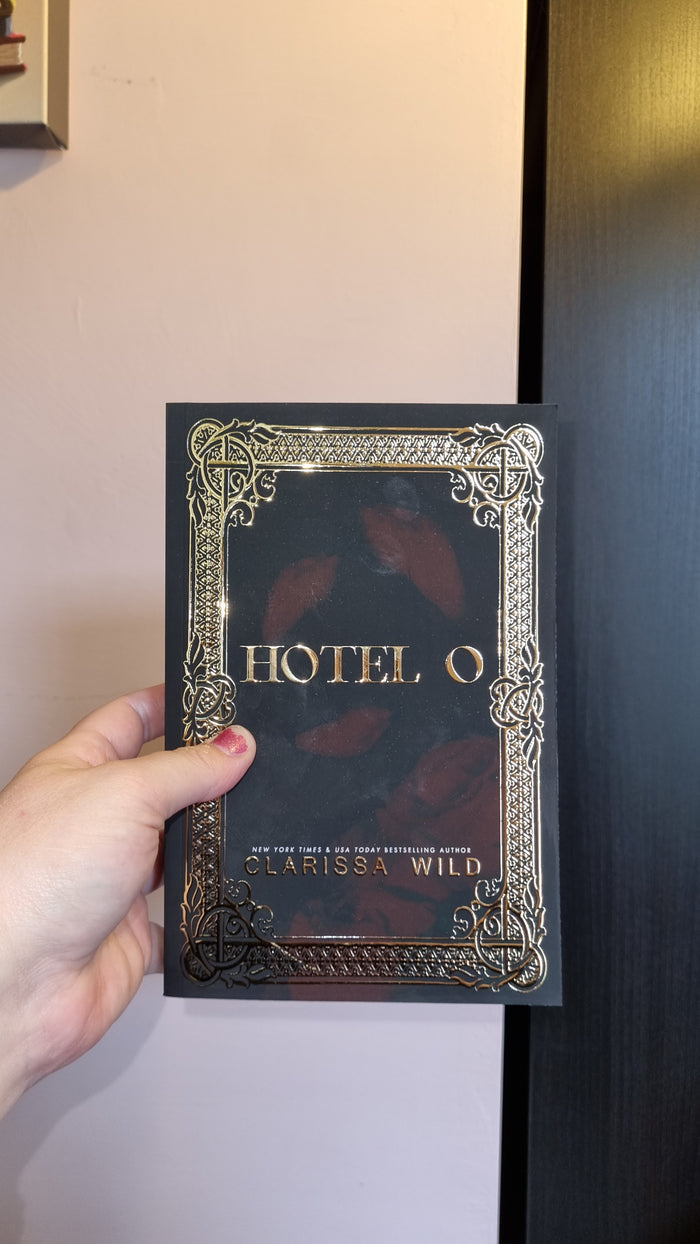 HOTEL O - Gold-Foiled Special Edition with sprayed edges