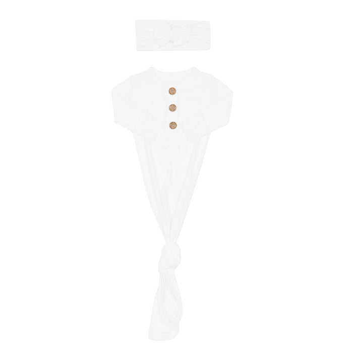 Hospital outfit for newborn in white with knotted gown and bow