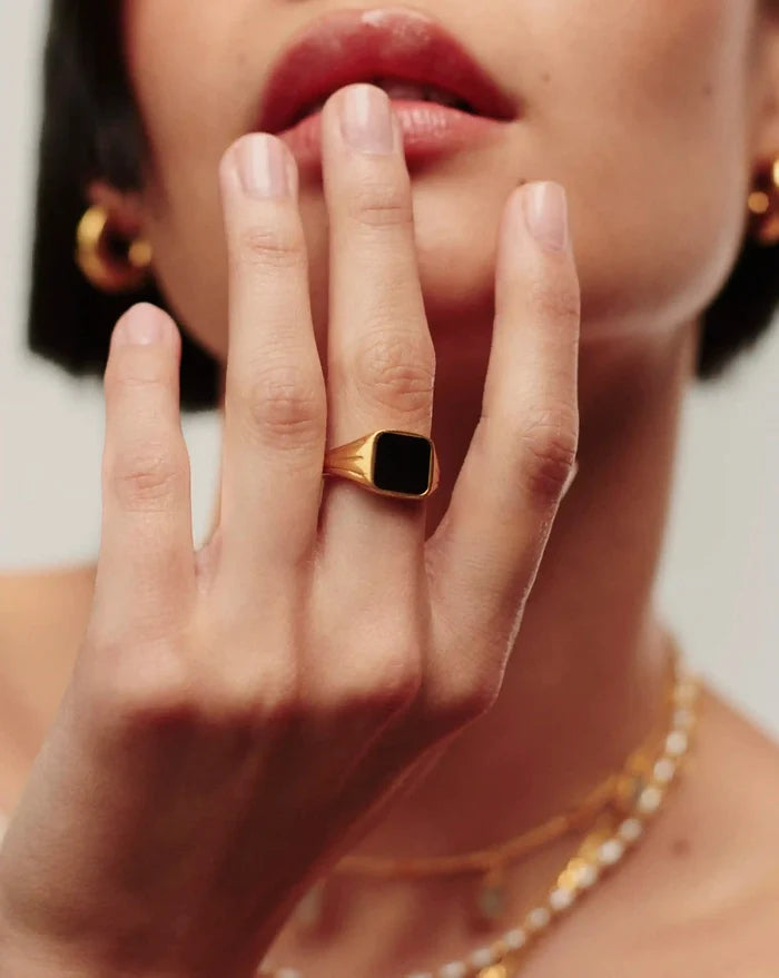 Lucy Williams Square Signet Ring | 18k Gold Vermeil/Black Spinel Rings Missoma