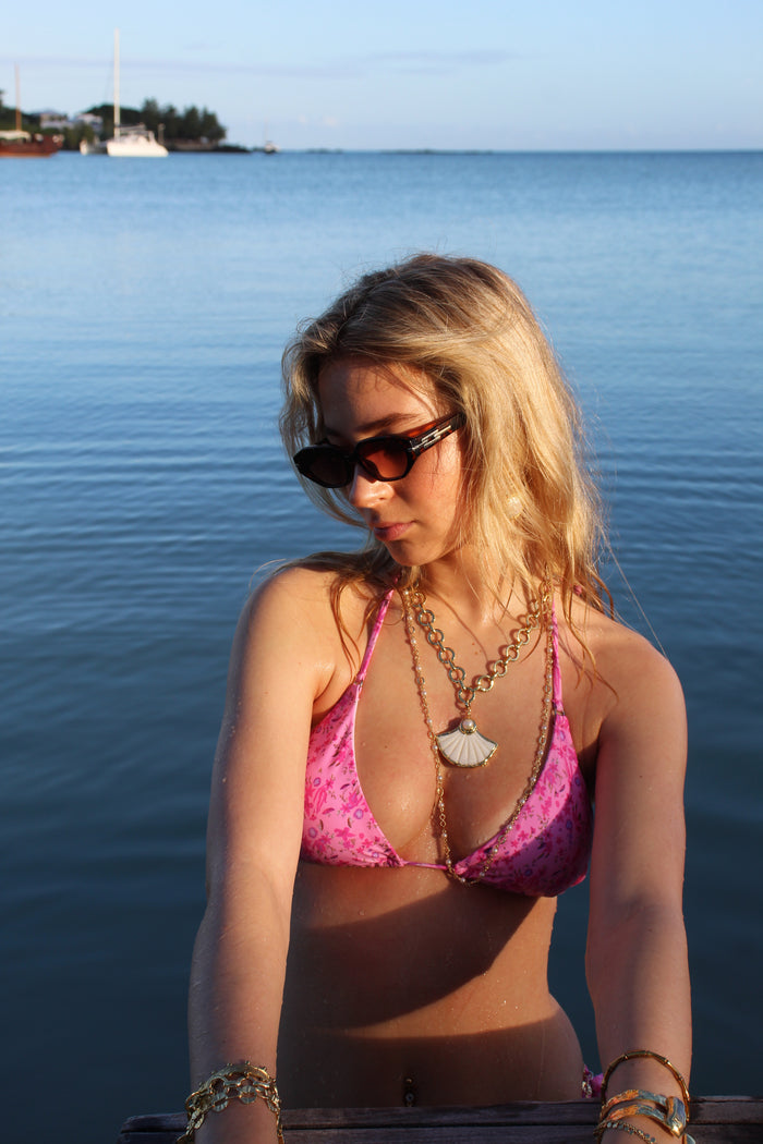 Trendy gold-plated Pearl Drift Long Necklace for layering jewellery stacks