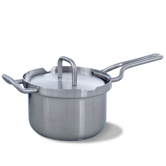 Q-linair Master steelpan 16 cm met deksel zilver zijnaanzicht