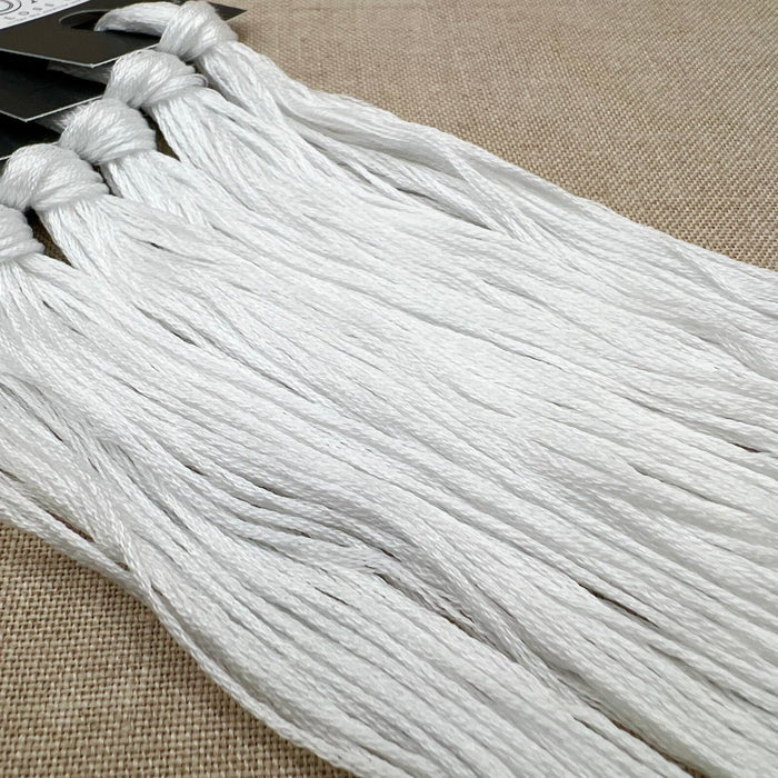 Roxy Floss Collection 8yd Weathered White