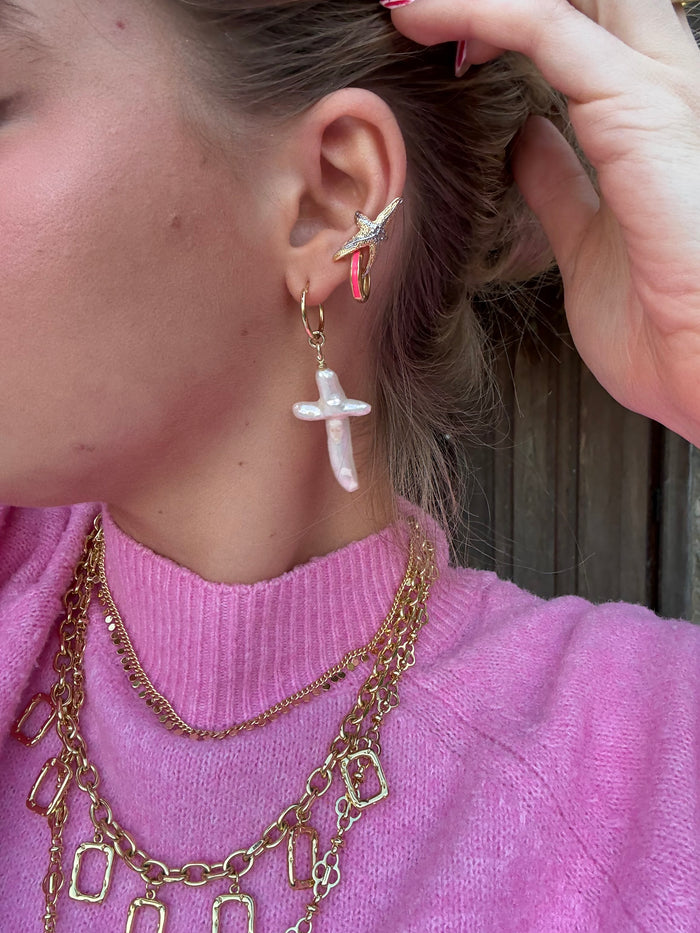 Gold plated earrings and pearl earrings for everyday effortless trendy look