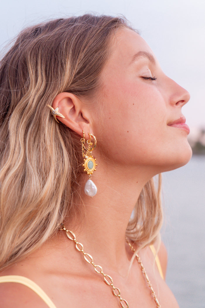 Summer-ready chunky trendy gold jewellery for beach look