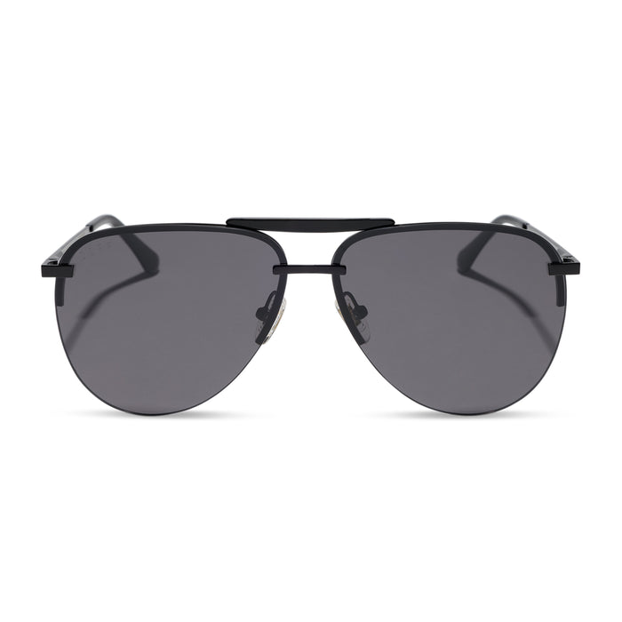 Tahoe sunglasses with black frames and grey lens front view