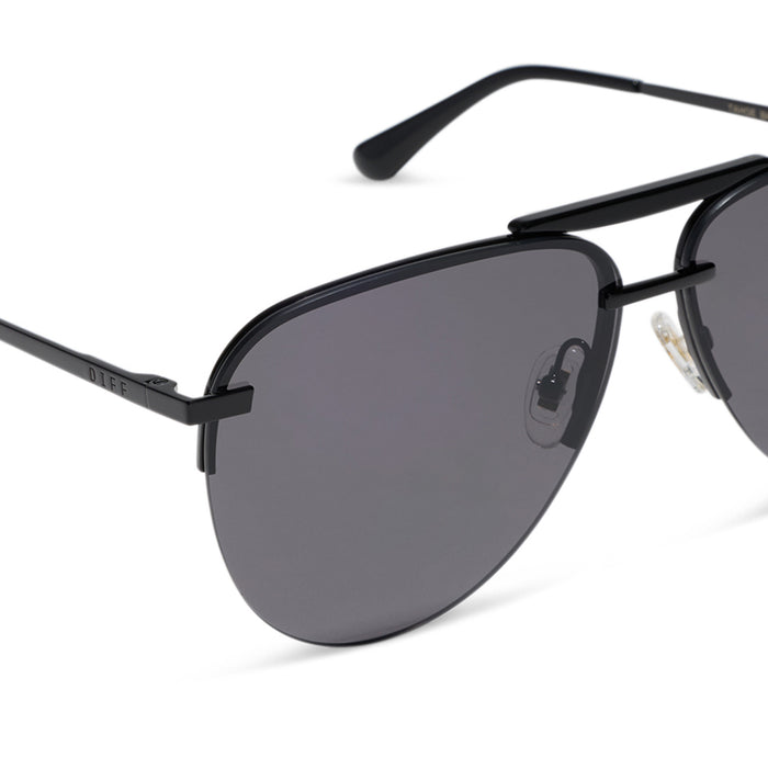 Tahoe sunglasses with black frames and grey lens detailed view