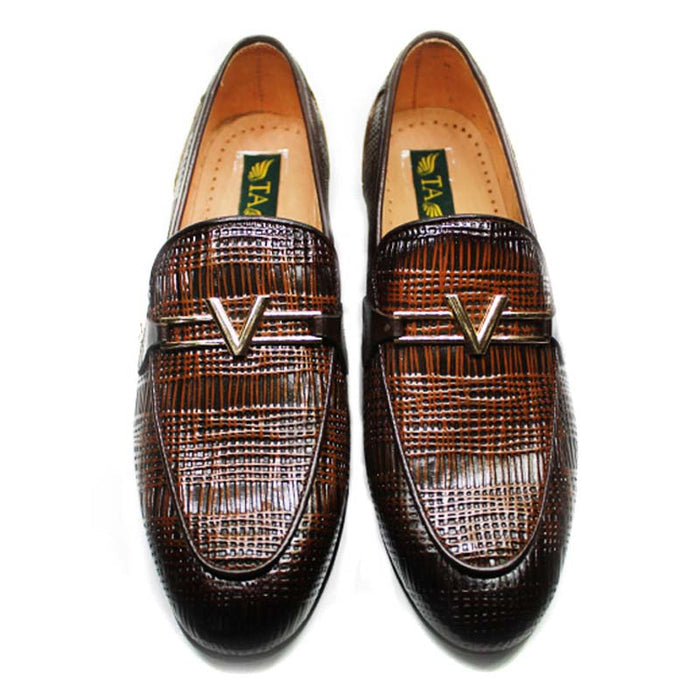 V Buckle Moccasin Shoes