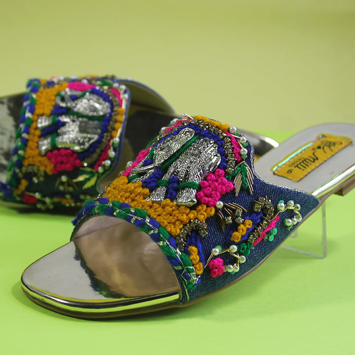 Women embellished slipper