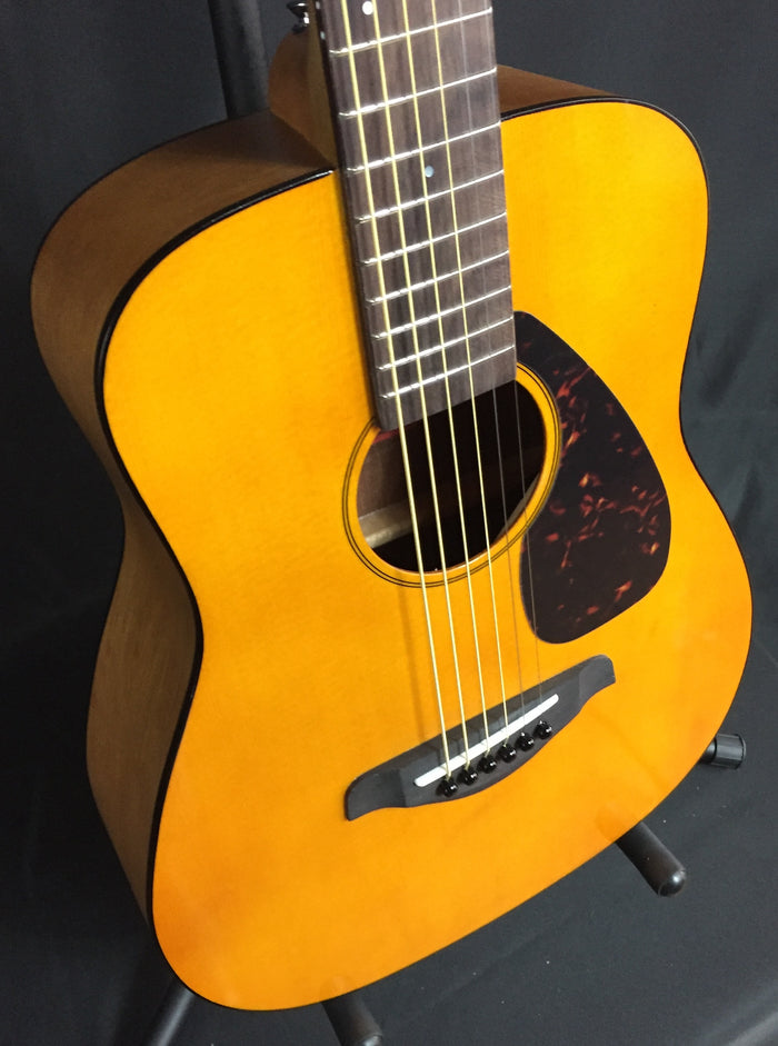 Yamaha JR1 3/4 Size Travel Acoustic Guitar with Gig Bag